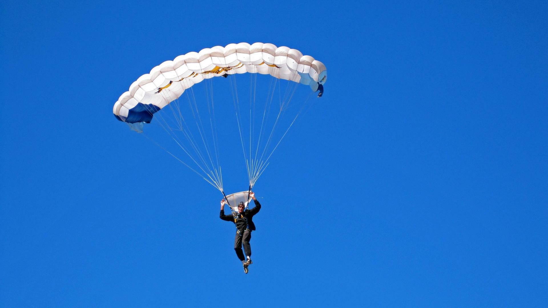 西亚卡姆关键节点再献高光时刻，扛鼎加拿大男篮昂首取胜！西亚卡姆关键时刻挺身而出，成加拿大男篮取胜关键先生